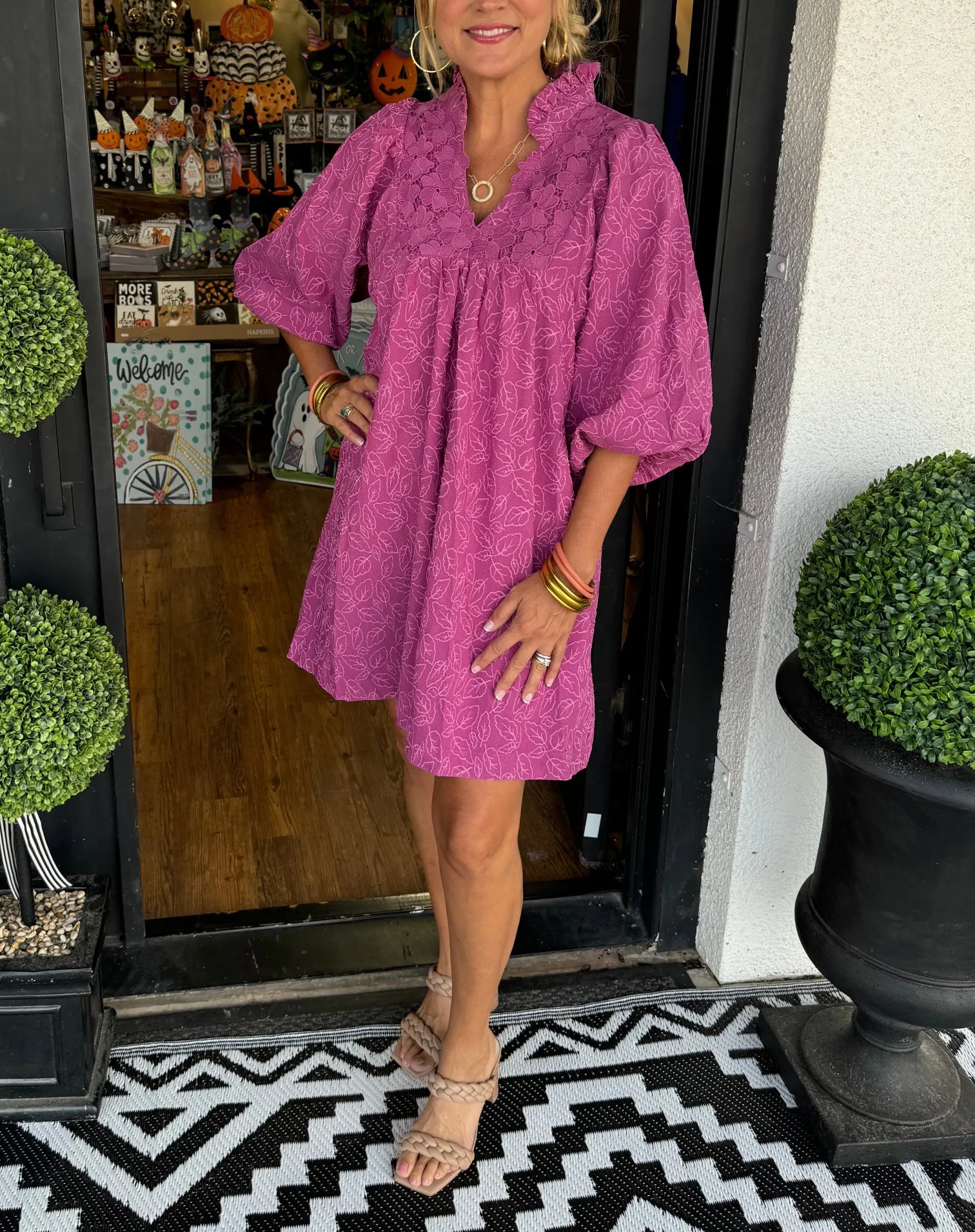 CALINDRA – V-NECK LACE DETAIL DRESS