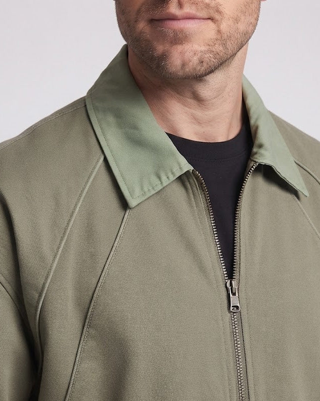Men's Oversized Bomber Jacket with Contrast Collar, Side Pockets, and Ribbed Cuffs Fashion Glam