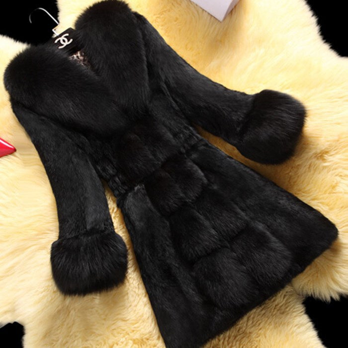 BIJOUX - ELEGANT FUR COAT