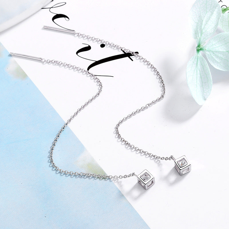 Women's earrings with elegant square pendant and shimmering zirconia Fashion Glam