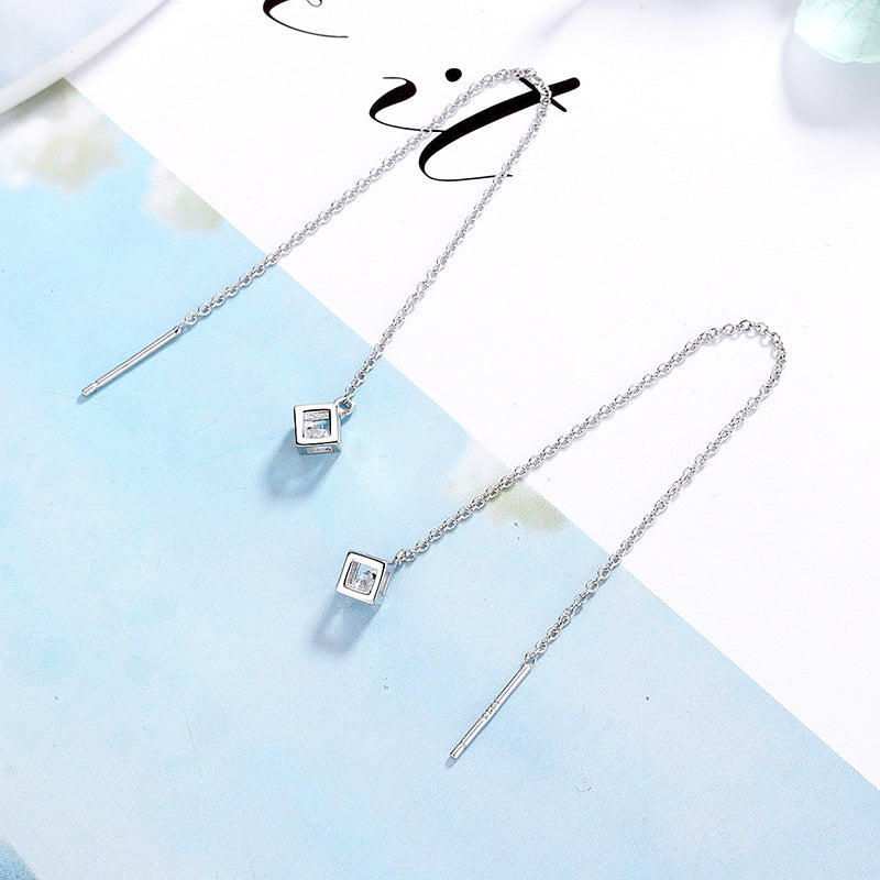 Women's earrings with elegant square pendant and shimmering zirconia Fashion Glam