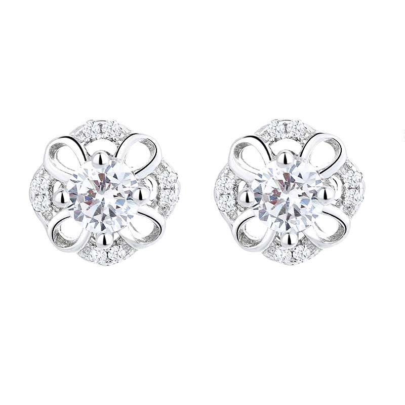 Women's stud earrings with delicate flower design and sparkling crystals Fashion Glam