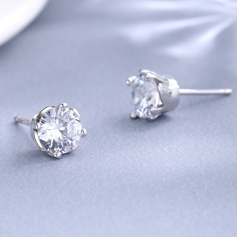 Ladies earrings with sparkling crystals in exquisite wreath design Fashion Glam