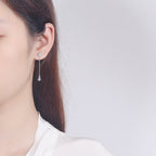 Women’s earrings with sparkling snowflake pendant and chain embellishment Fashion Glam