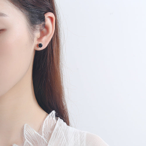 Ladies earrings with sparkling crystals in exquisite wreath design Fashion Glam