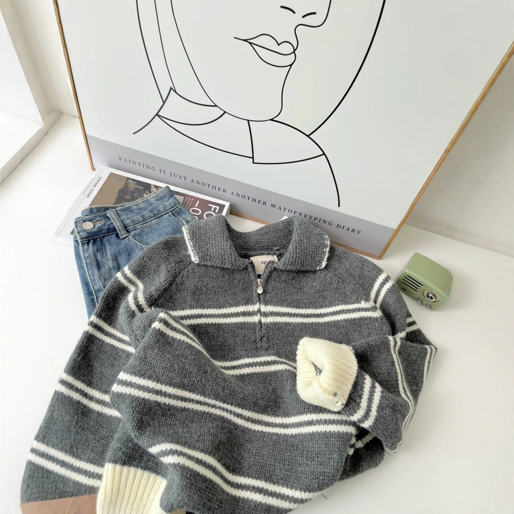 Women's knitted pullover with stripes and zipper