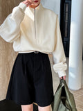 Sporty top with zipper