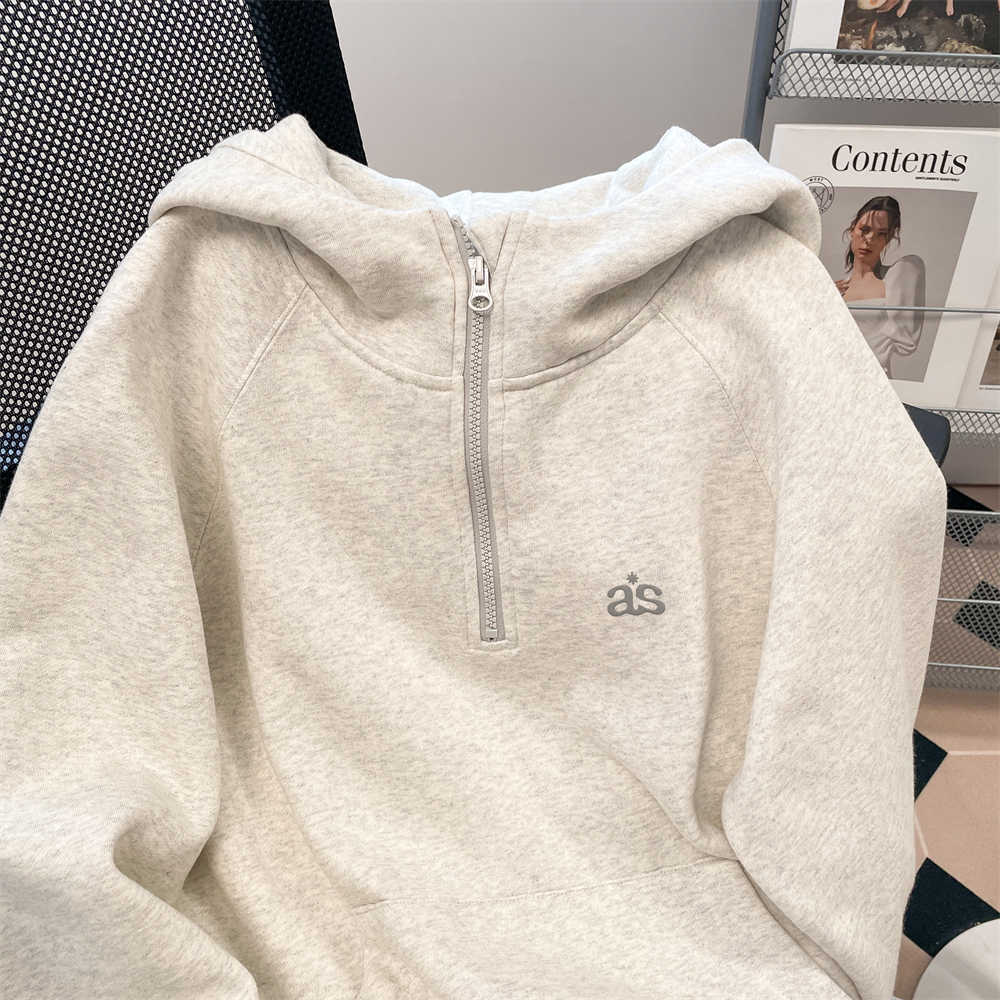 Vintage hoodie with half zipper