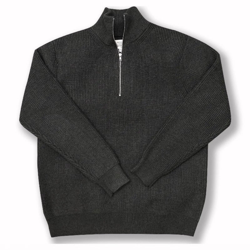 Stylish knitted sweater with zipper
