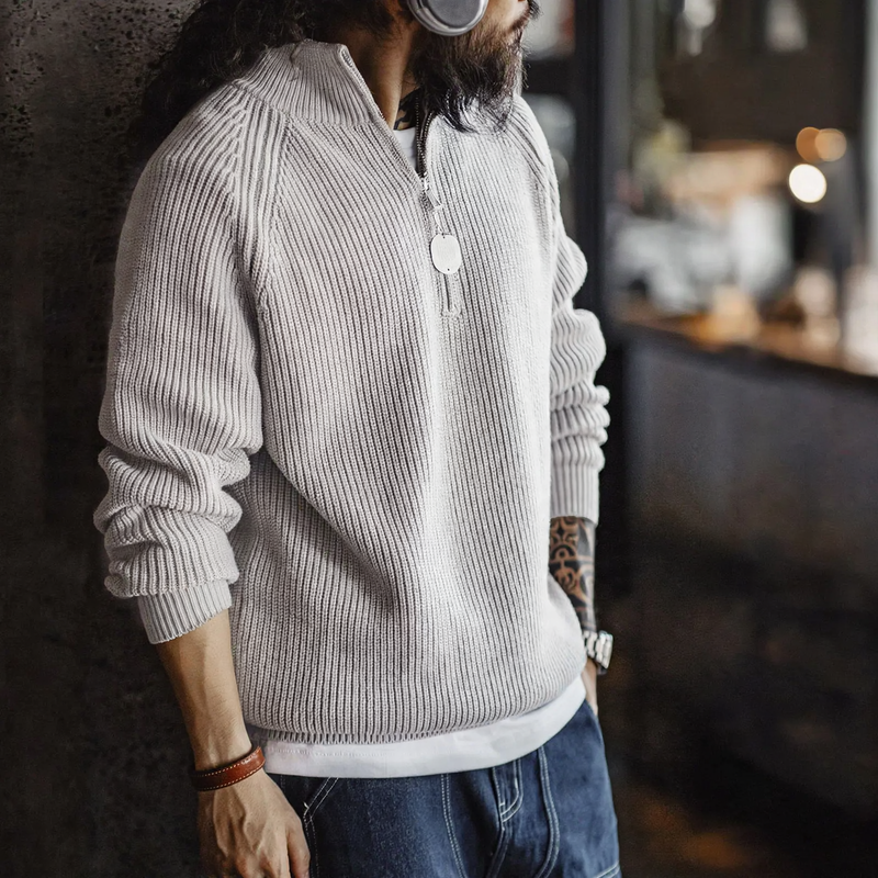 Men's vintage-style knitted sweater with zipper