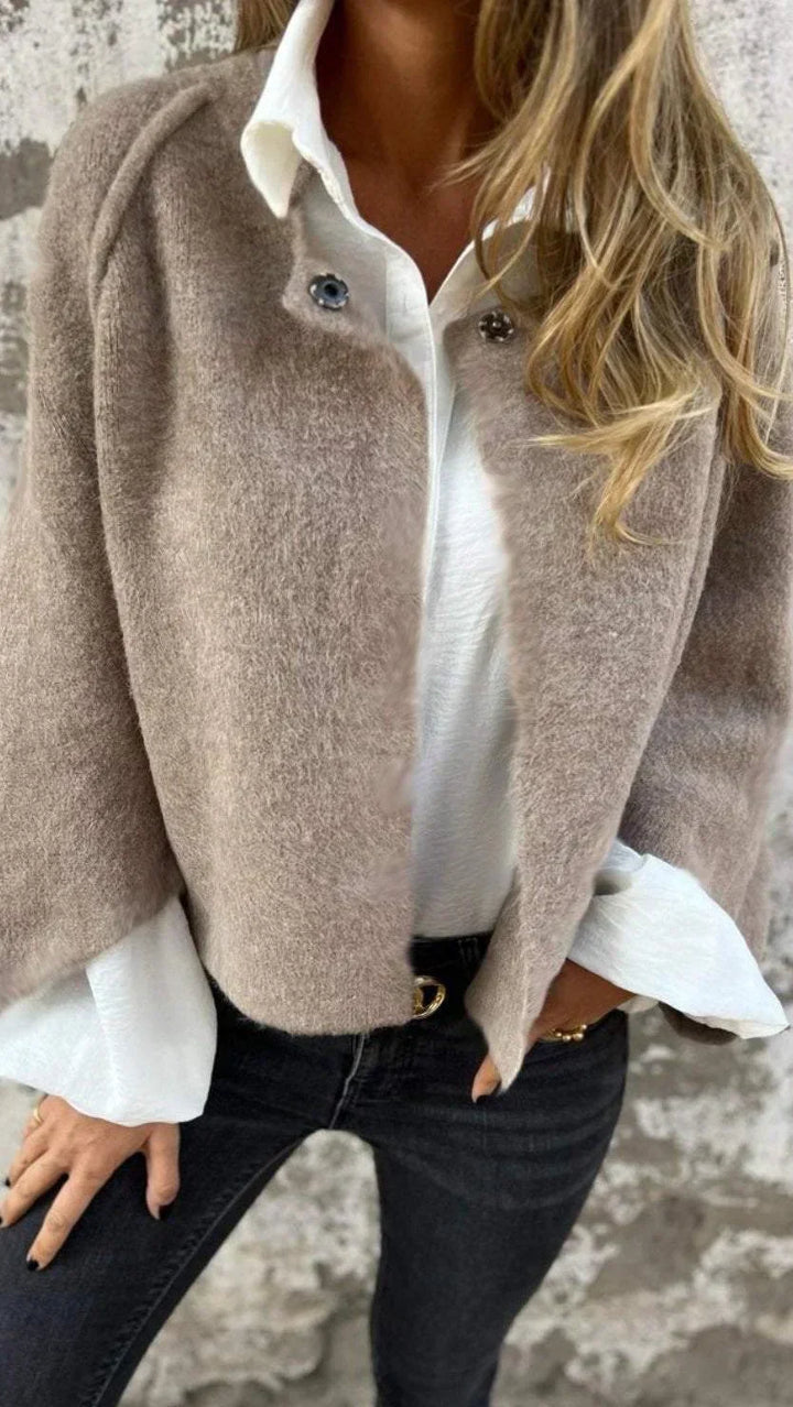 Sophia - Timeless Elegance in a Wool Coat