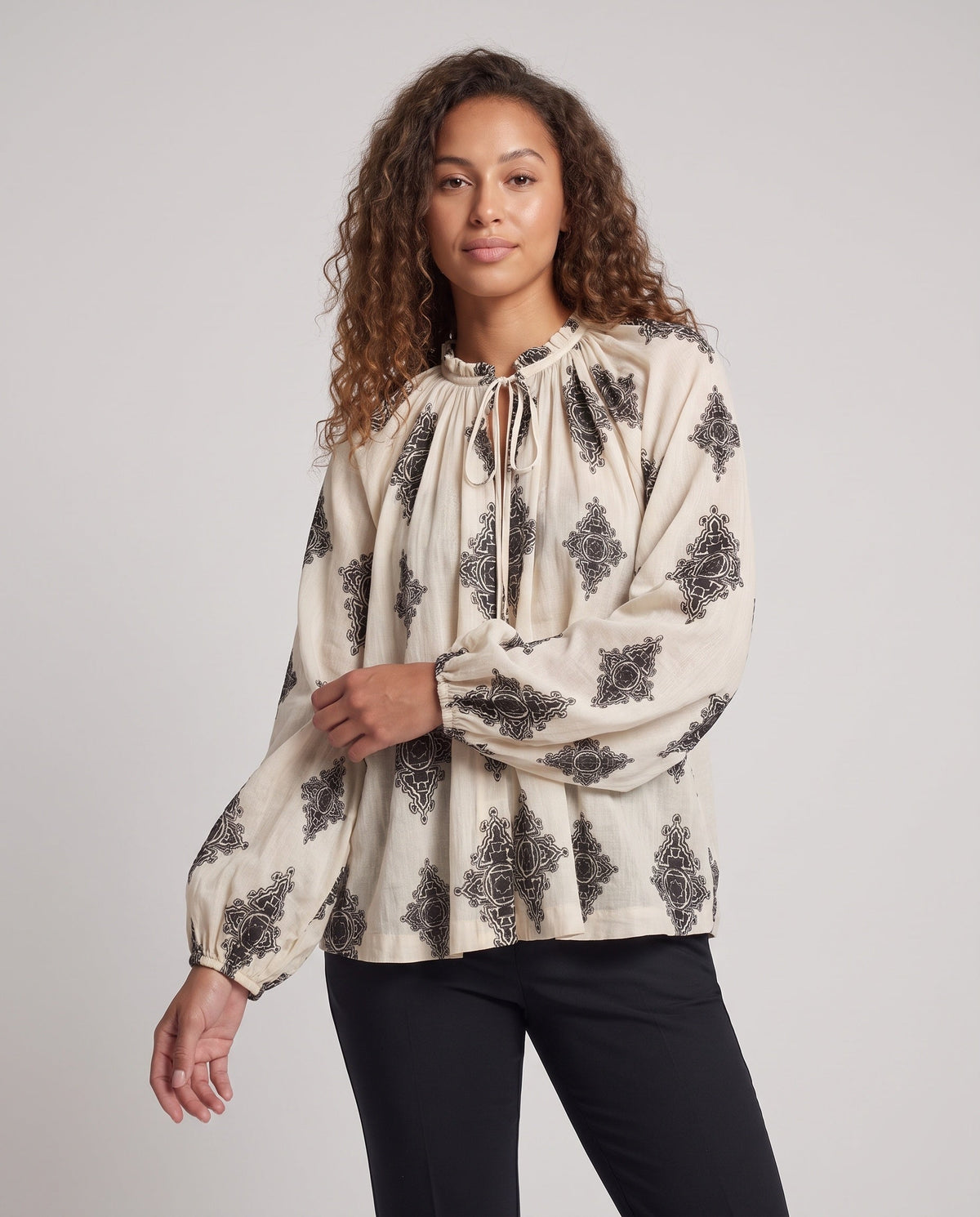 Product 11003939160410 - upper_body