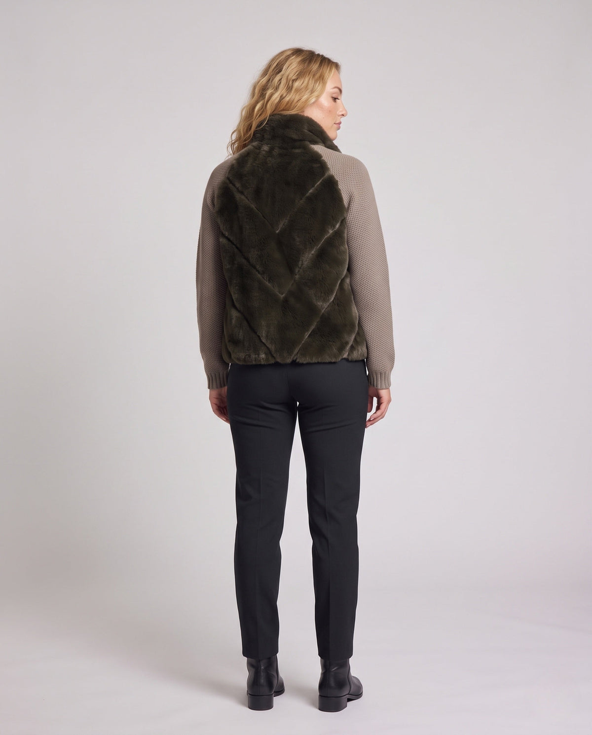 Product 11003947352410 - back_view