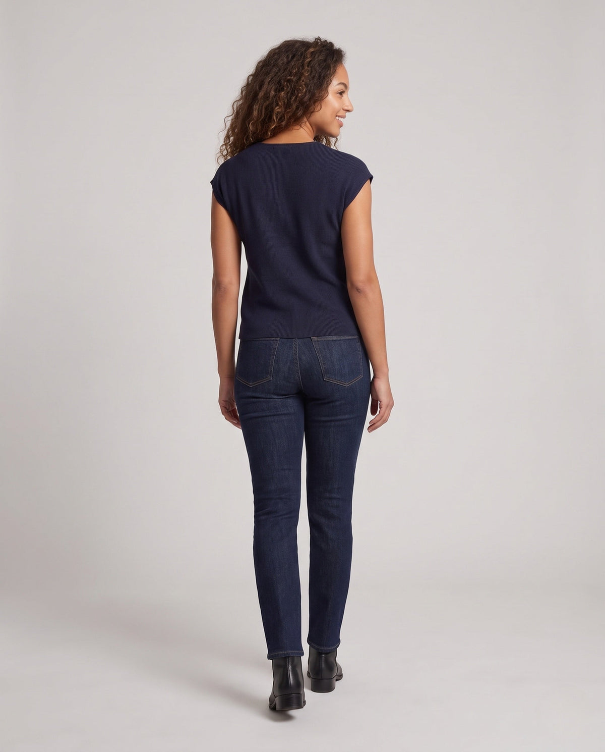 Product 11006437359962 - back_view