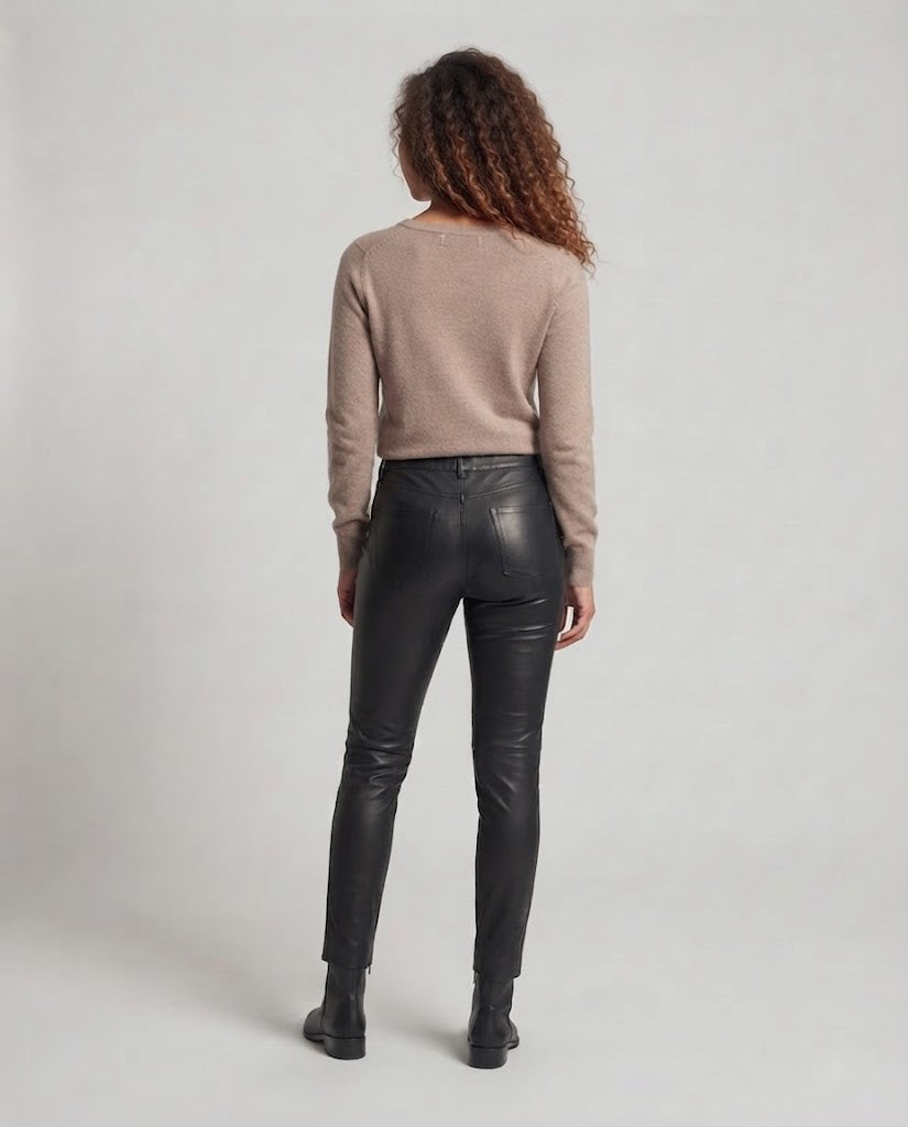 Women Fine Round Neck Sweater made of Cashmere Blend with Light Stretch and Fine Ribbed Cuff Fashion Glam