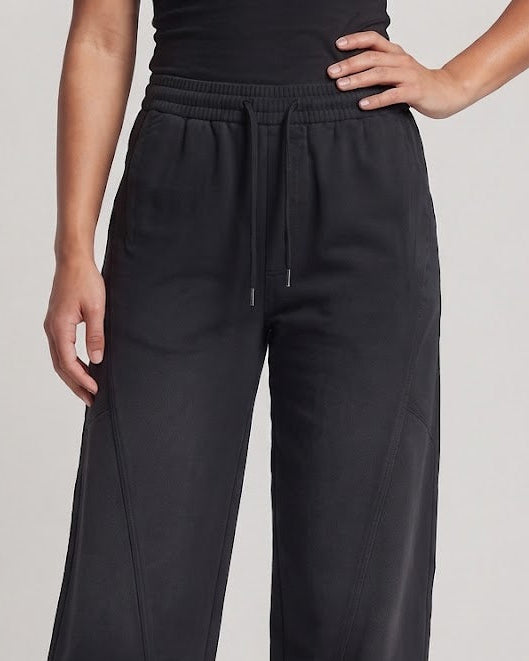 Women's wide balloon pants with drawstring and utility seams Fashion Glam