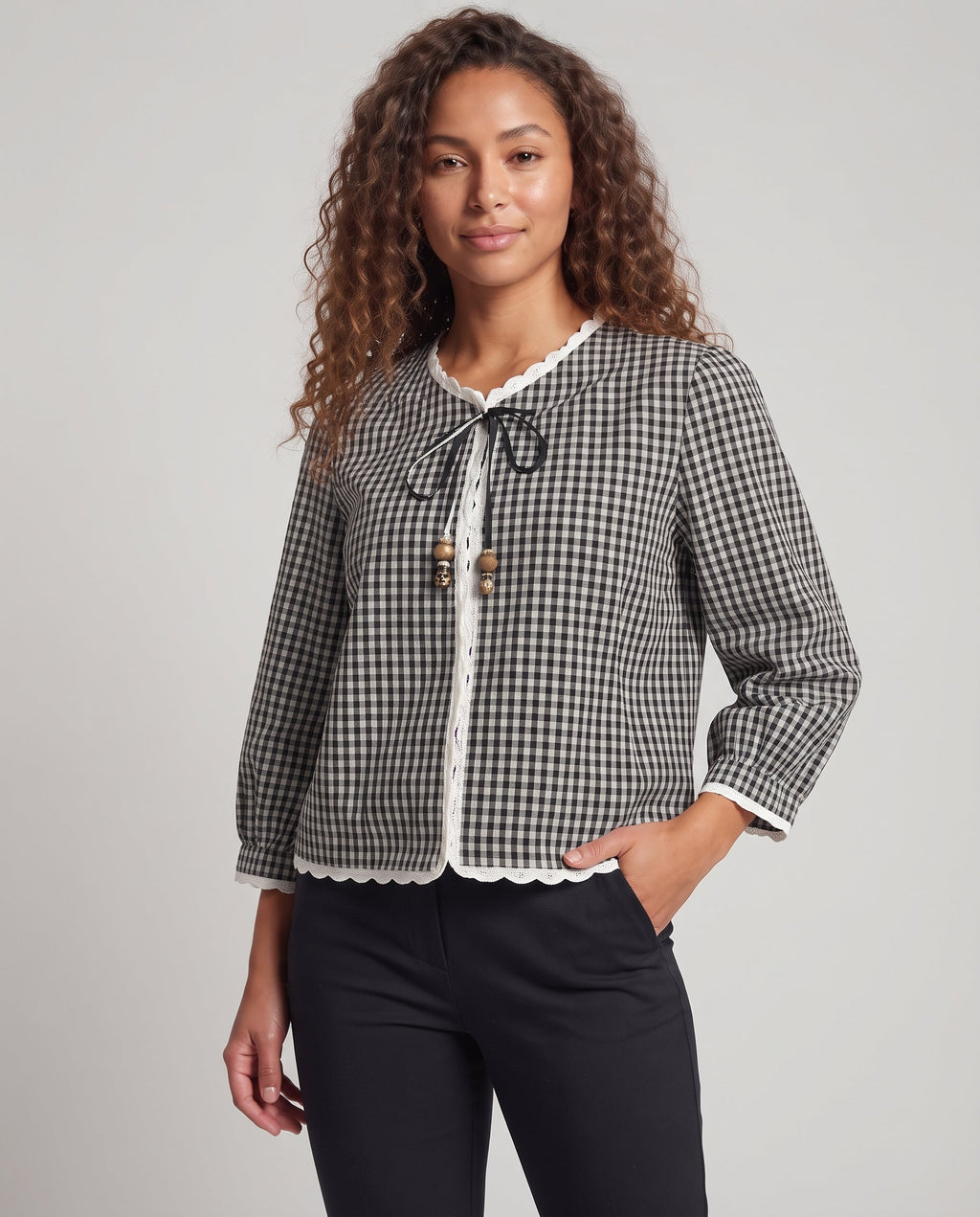 Women checked blouse-cardigan with crochet trim, 3/4 puff sleeves and tie belt Fashion Glam