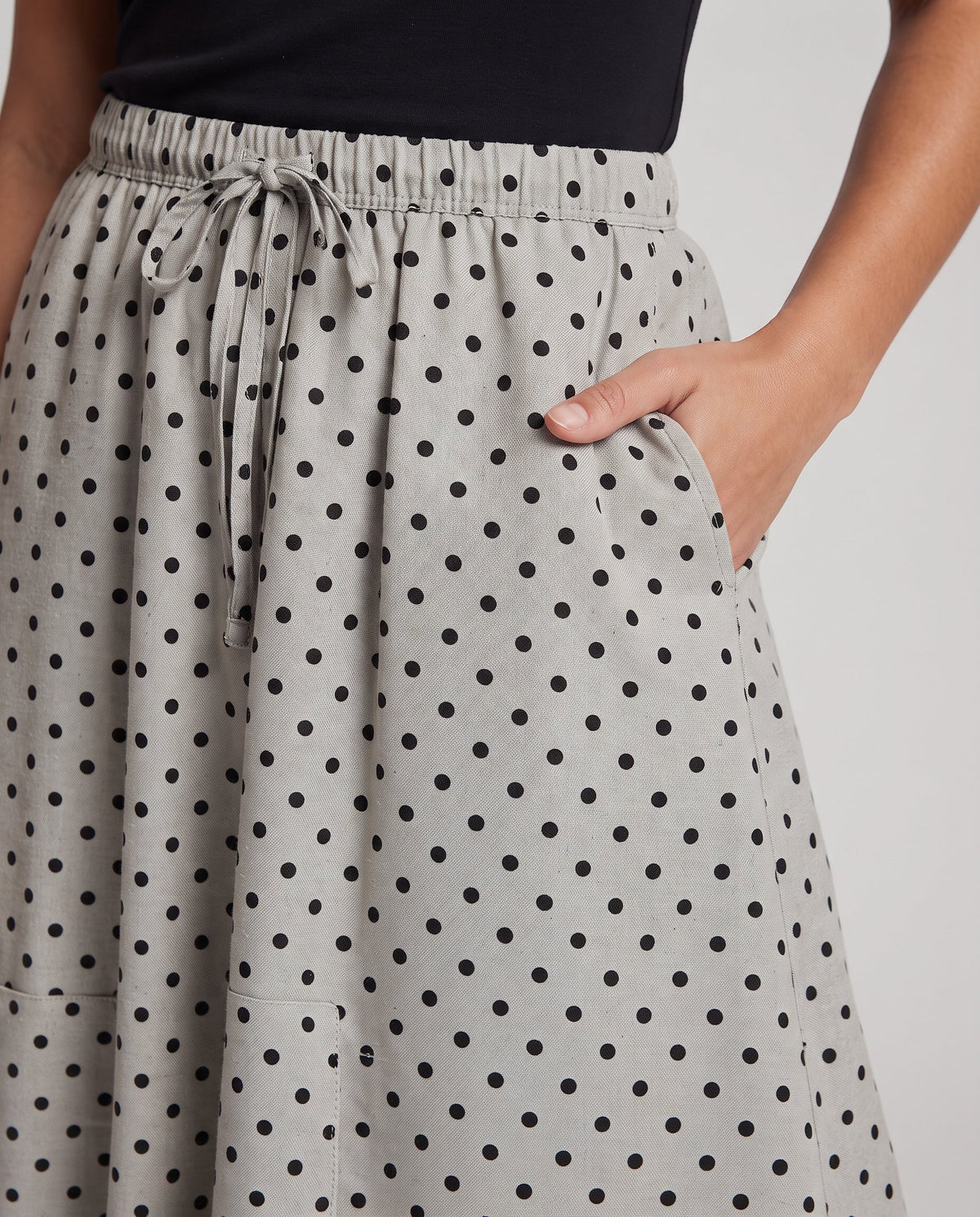 Women's skirt with elastic waistband, drawstring and flowing A-line silhouette Fashion Glam