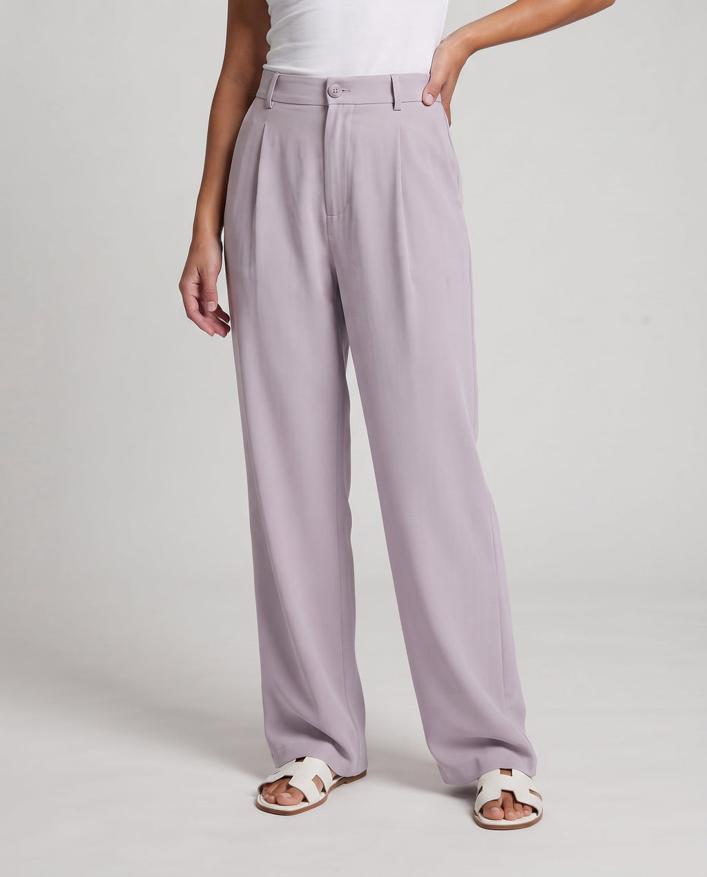Women's wide high-waisted satin pants with pleats and elegant crease