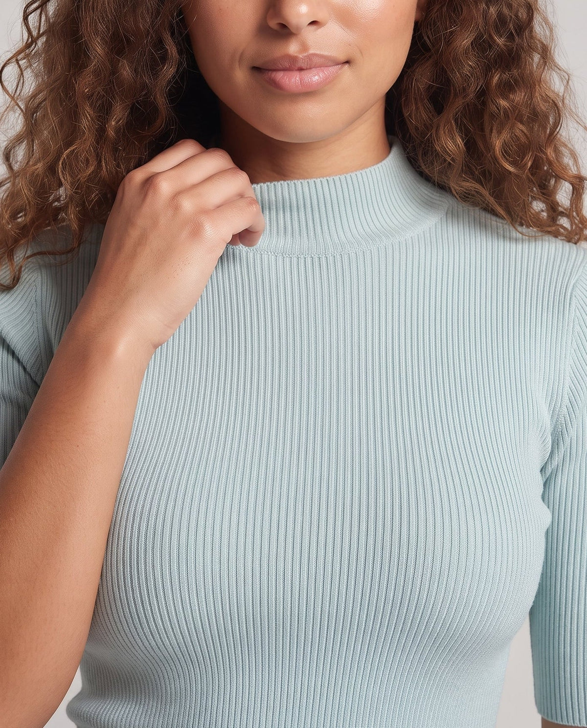 Women's fine ribbed top with stand-up collar and half-length sleeves Fashion Glam
