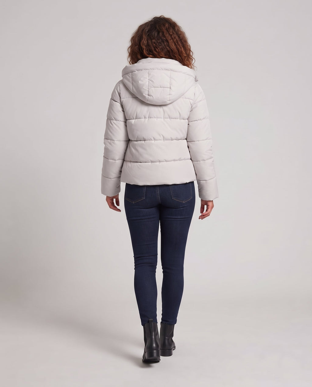 Women's Short-Cut Quilted Anorak with Voluminous Hood and Thermal Lining Fashion Glam