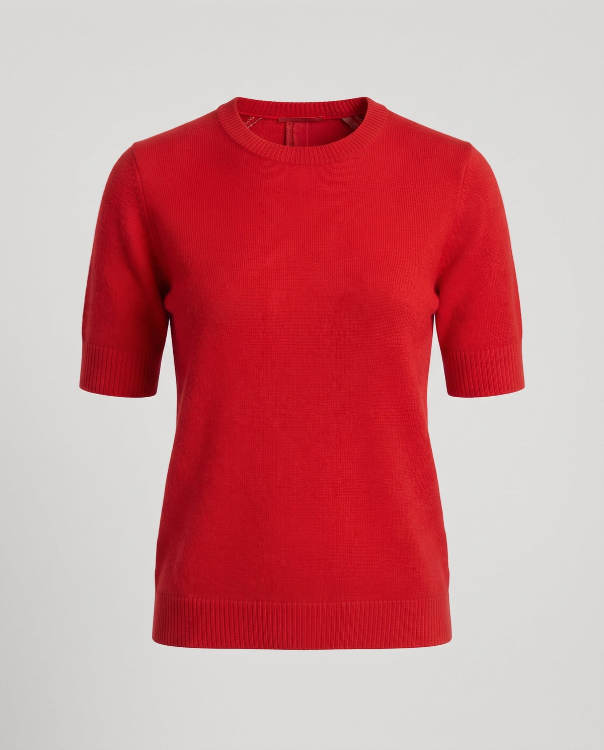 Women's short-sleeve fine knit sweater with round neckline and slim silhouette Fashion Glam
