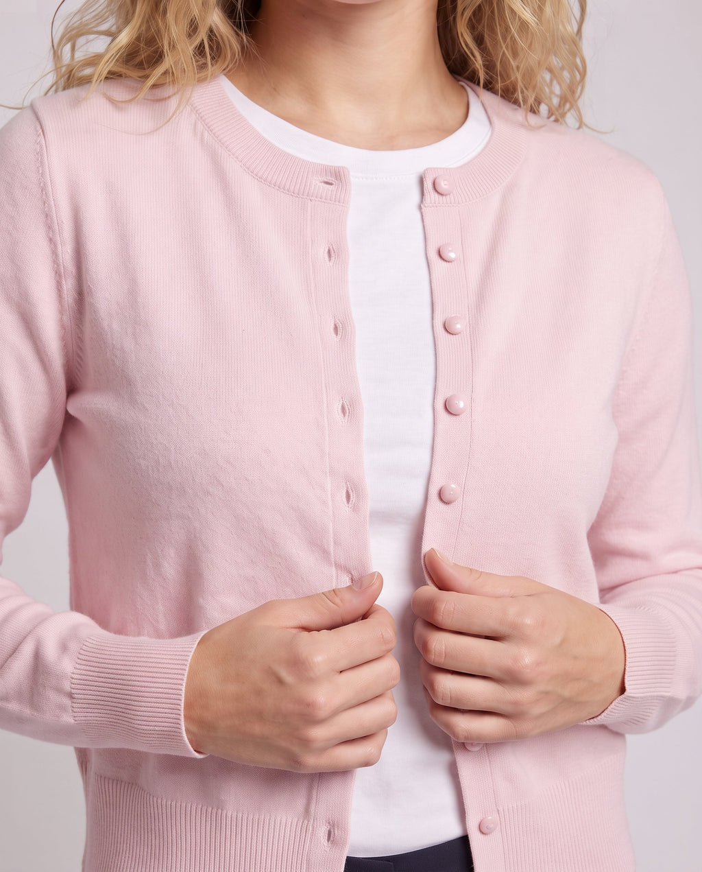 Women’s fine knit round neck cardigan with hidden buttons and ribbed hem Fashion Glam