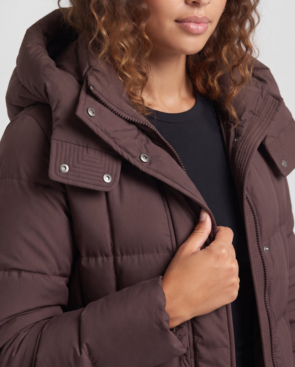 Women's quilted long coat with hood, waist drawstring and padded insulation Fashion Glam