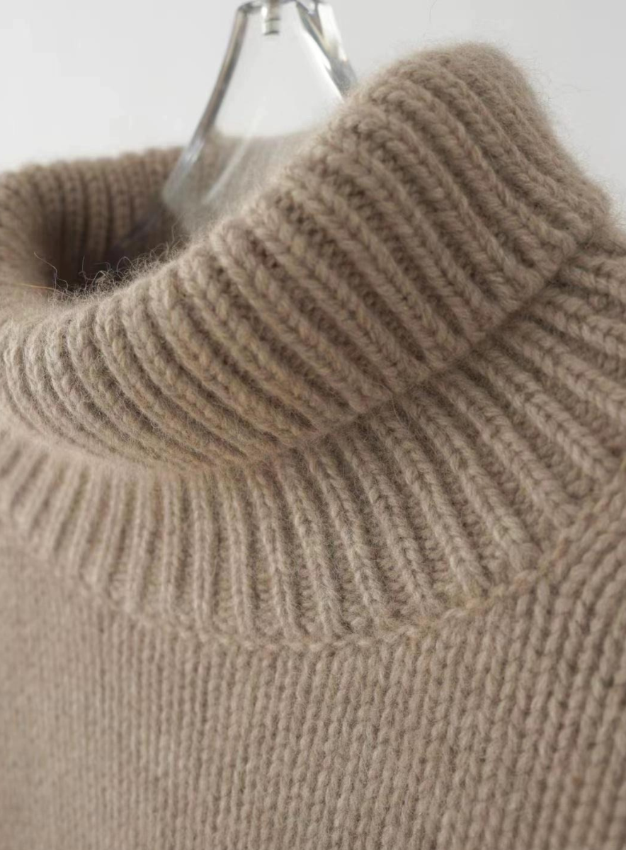 LEANA - COMFORTABLE KNITTED TURTLENECK JUMPER