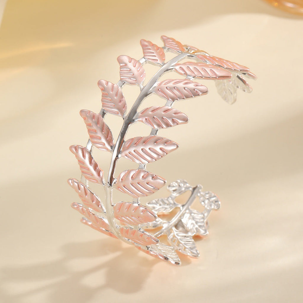 Ladies bracelet in elegant leaf design Fashion Glam