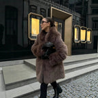 Women's short coat made of long-fiber shaggy faux fur with extra voluminous shawl collar Fashion Glam