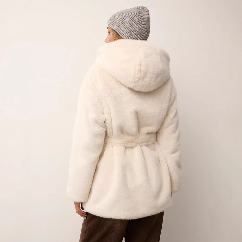 Women's short fitted faux fur coat with hood and tie belt Fashion Glam