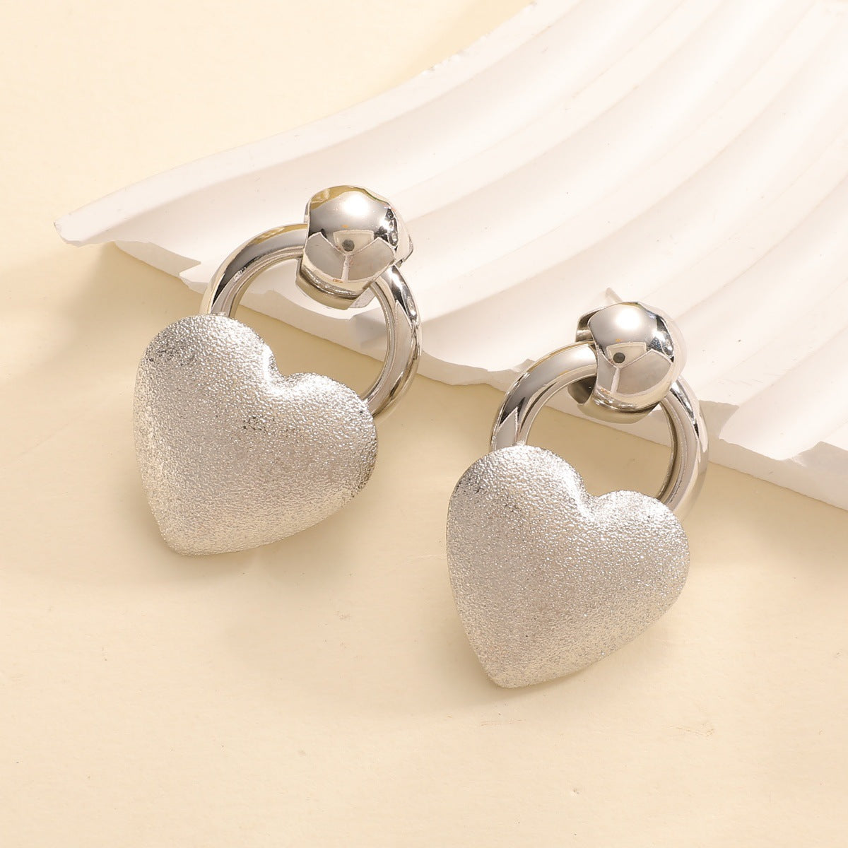Ladies earrings in elegant heart design Fashion Glam