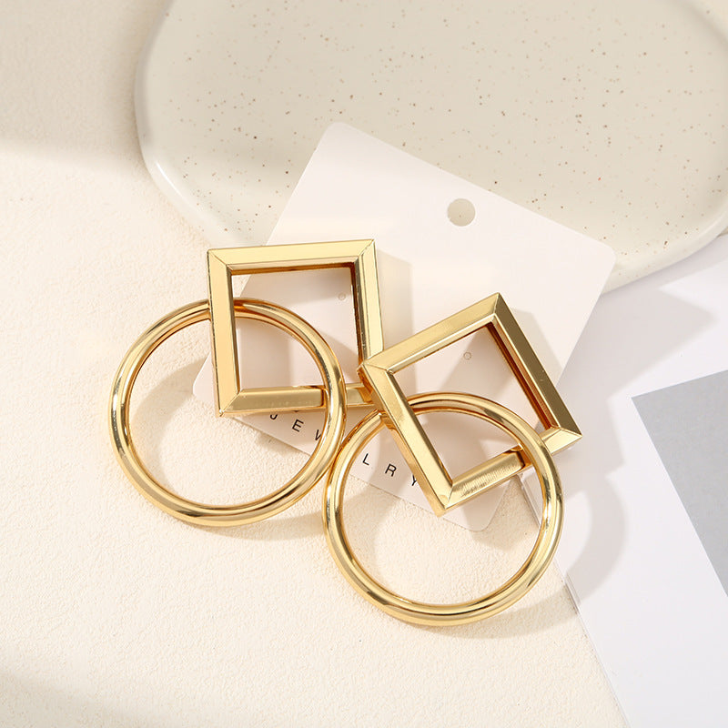 Women's Hanging Earrings with Square Design and Glossy Surface Fashion Glam