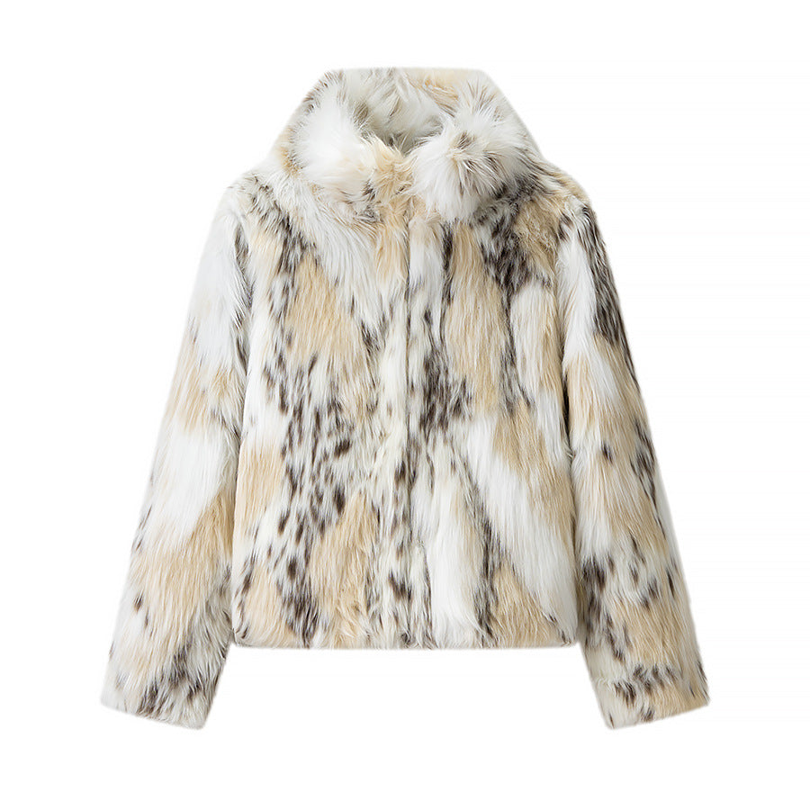 Women Short Faux Fur Jacket with Stand-Up Collar and Boxy, Cropped Cut Fashion Glam