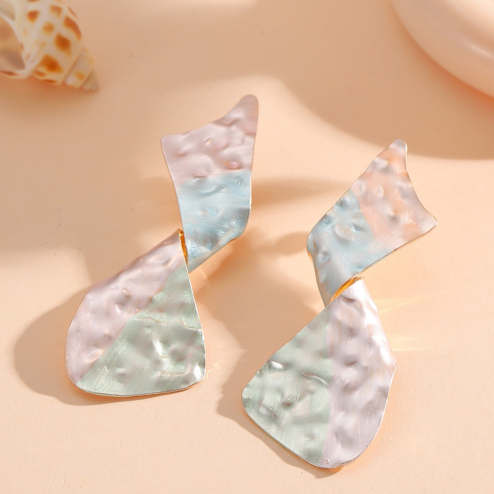 Ladies earrings in modern disc design Fashion Glam