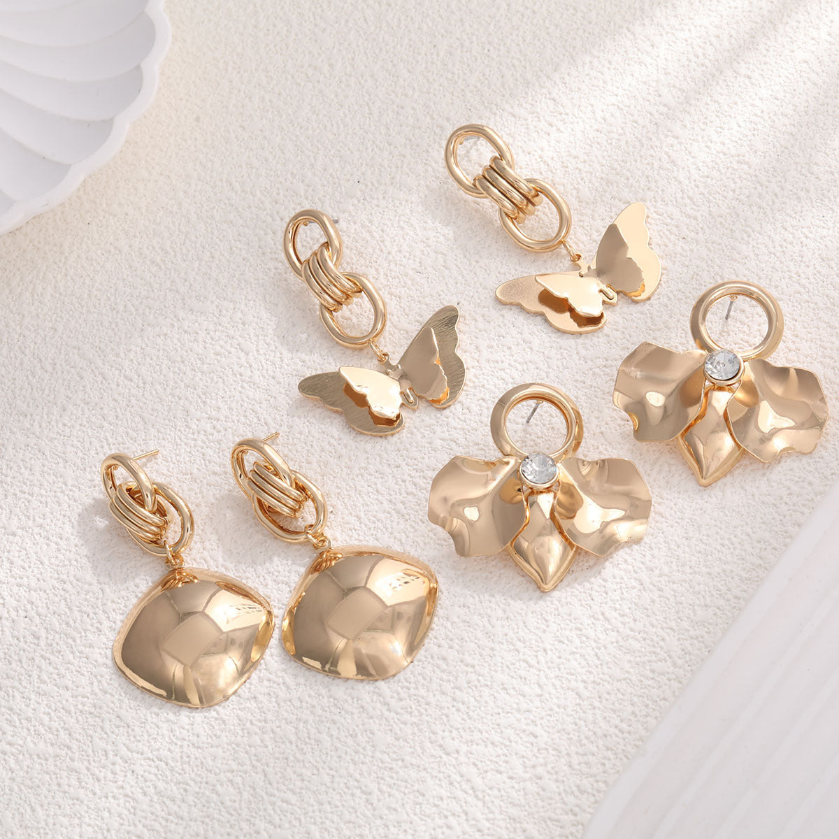 Ladies Elegant and Stylish Earrings with Floral Designs Fashion Glam