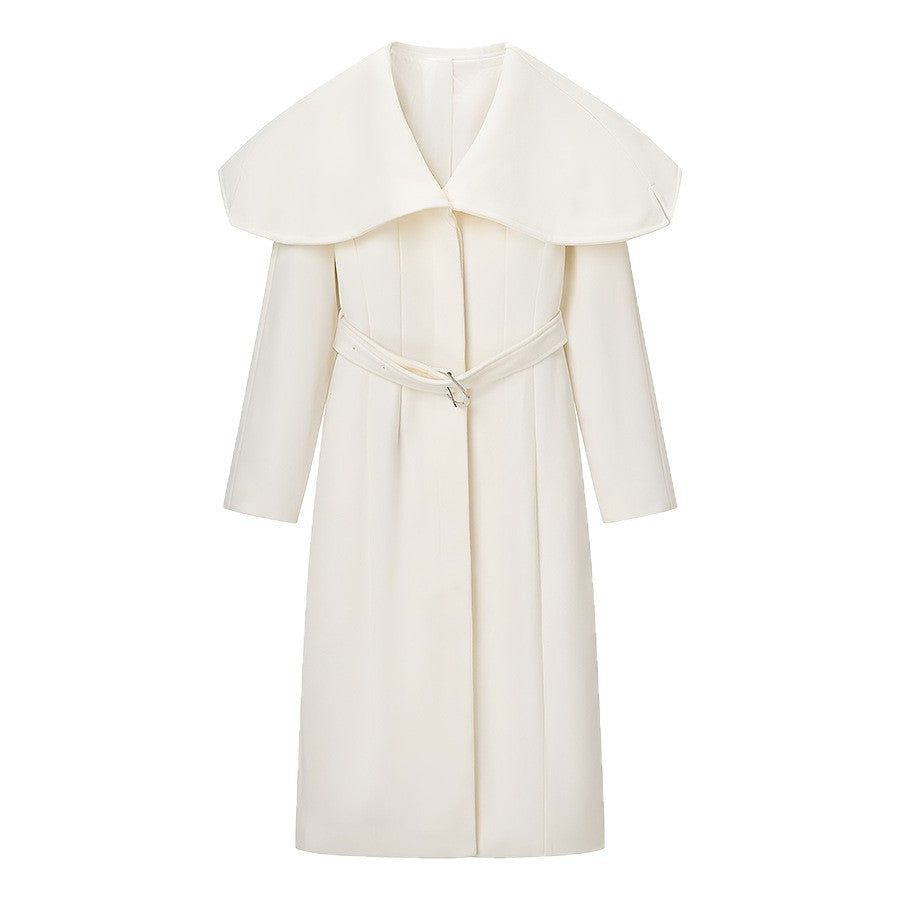 Women’s coat with oversized cape collar and fitted belt Fashion Glam