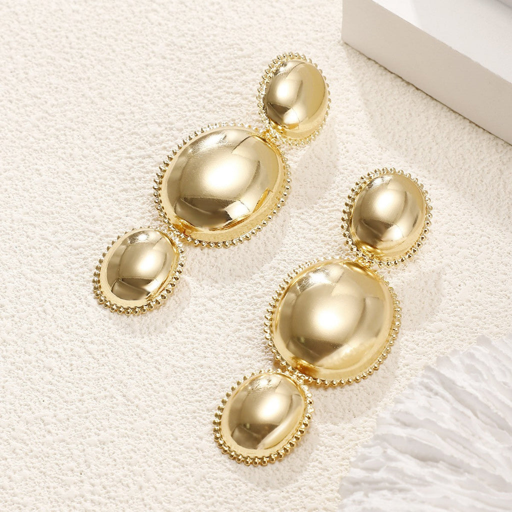 Women's earrings in artistic, structured design Fashion Glam