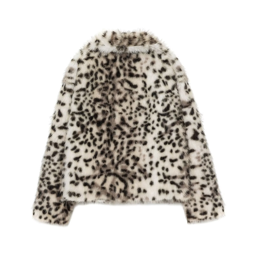 Ladies short jacket made of faux fur with leopard print and voluminous shawl collar Fashion Glam