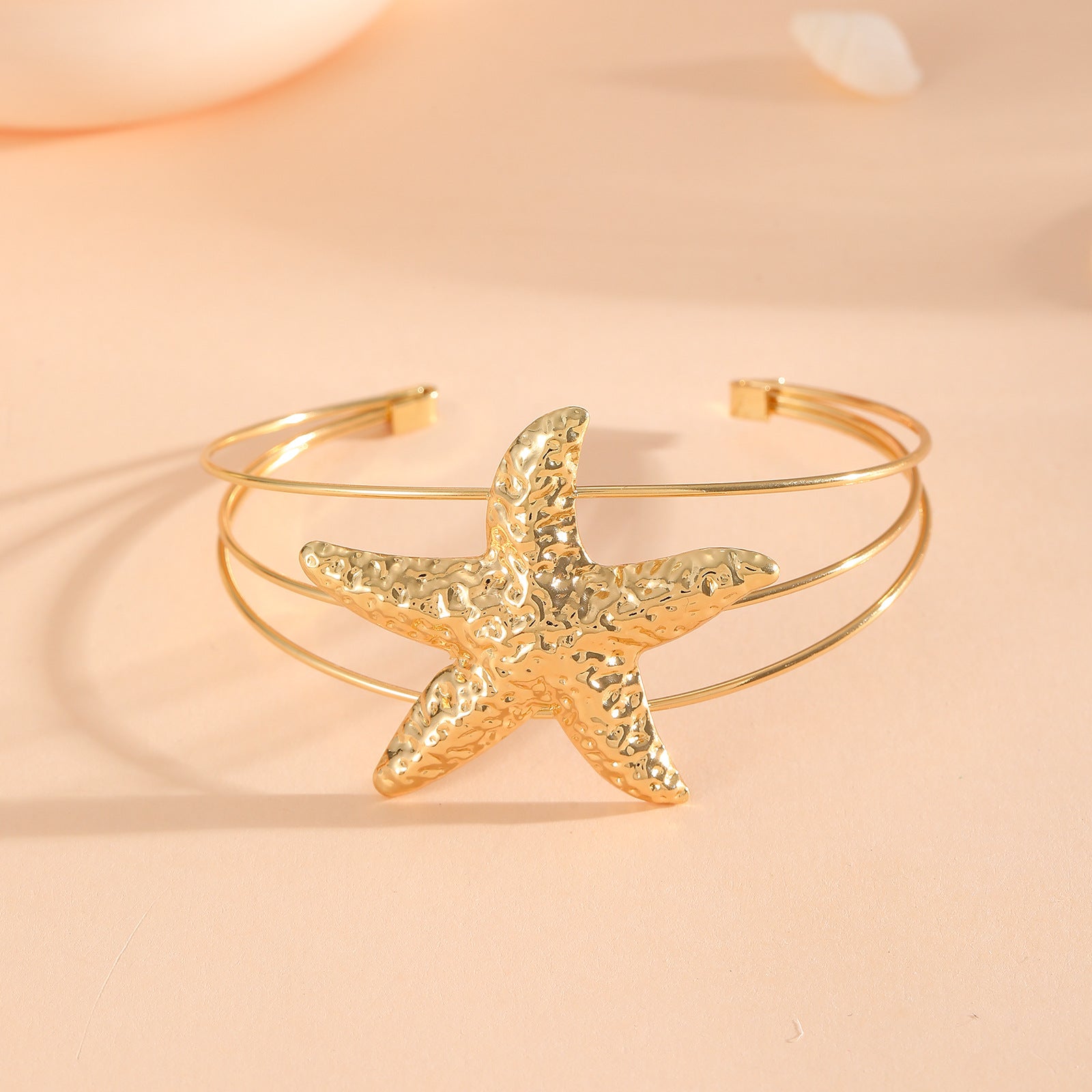 Women's bracelet with intricate bow design Fashion Glam