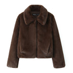 Women’s short jacket made of luxurious faux fur with a classic shirt collar Fashion Glam