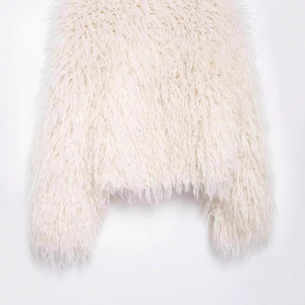 Women's Short-Cropped Bolero Jacket made of Long-Fiber Synthetic Fur with Shaggy Texture Fashion Glam
