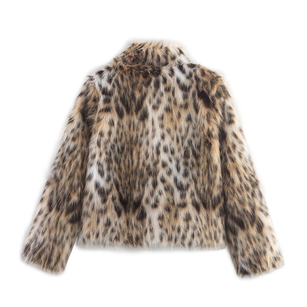 Women's short jacket made of faux fur in leopard print with boxy cut and stand-up collar Fashion Glam