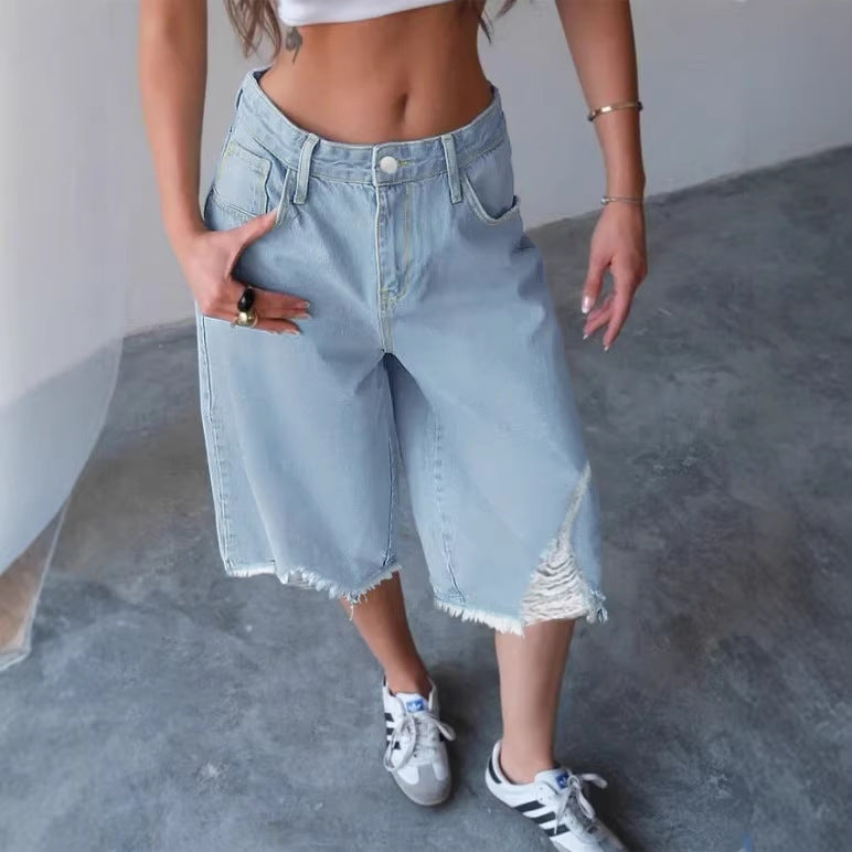 Women's Wide Denim Culotte with High Waist, Distressed Details and Raw Hem Fashion Glam