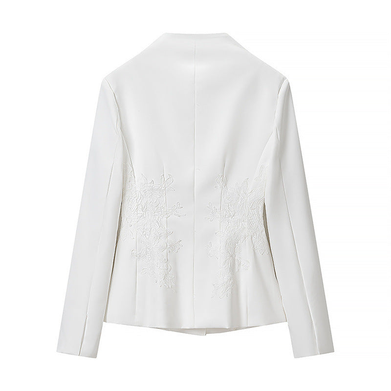 Women's tailored short blazer with standing collar and floral tone-on-tone embroidery Fashion Glam