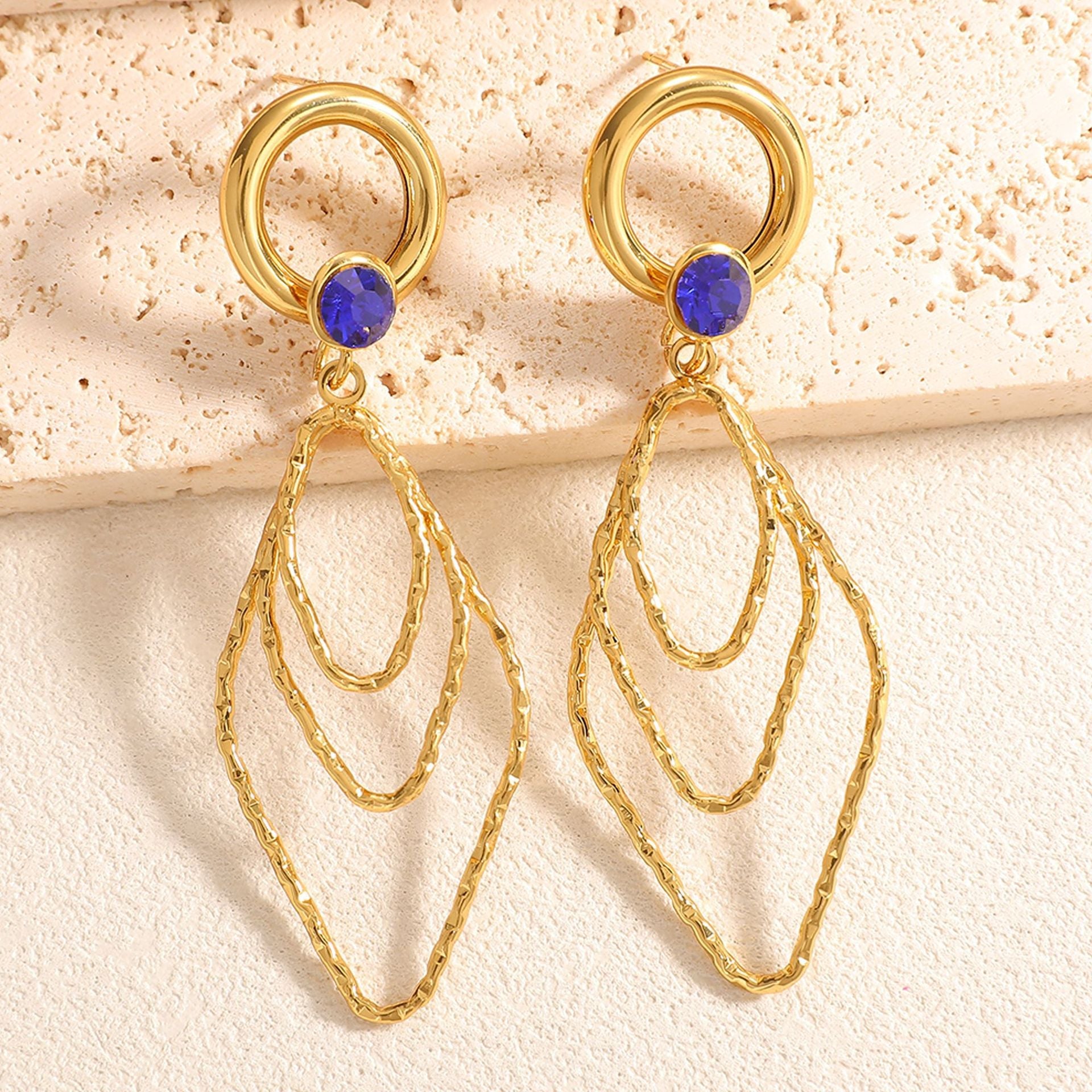 Women's earrings with elegant, shimmering design Fashion Glam