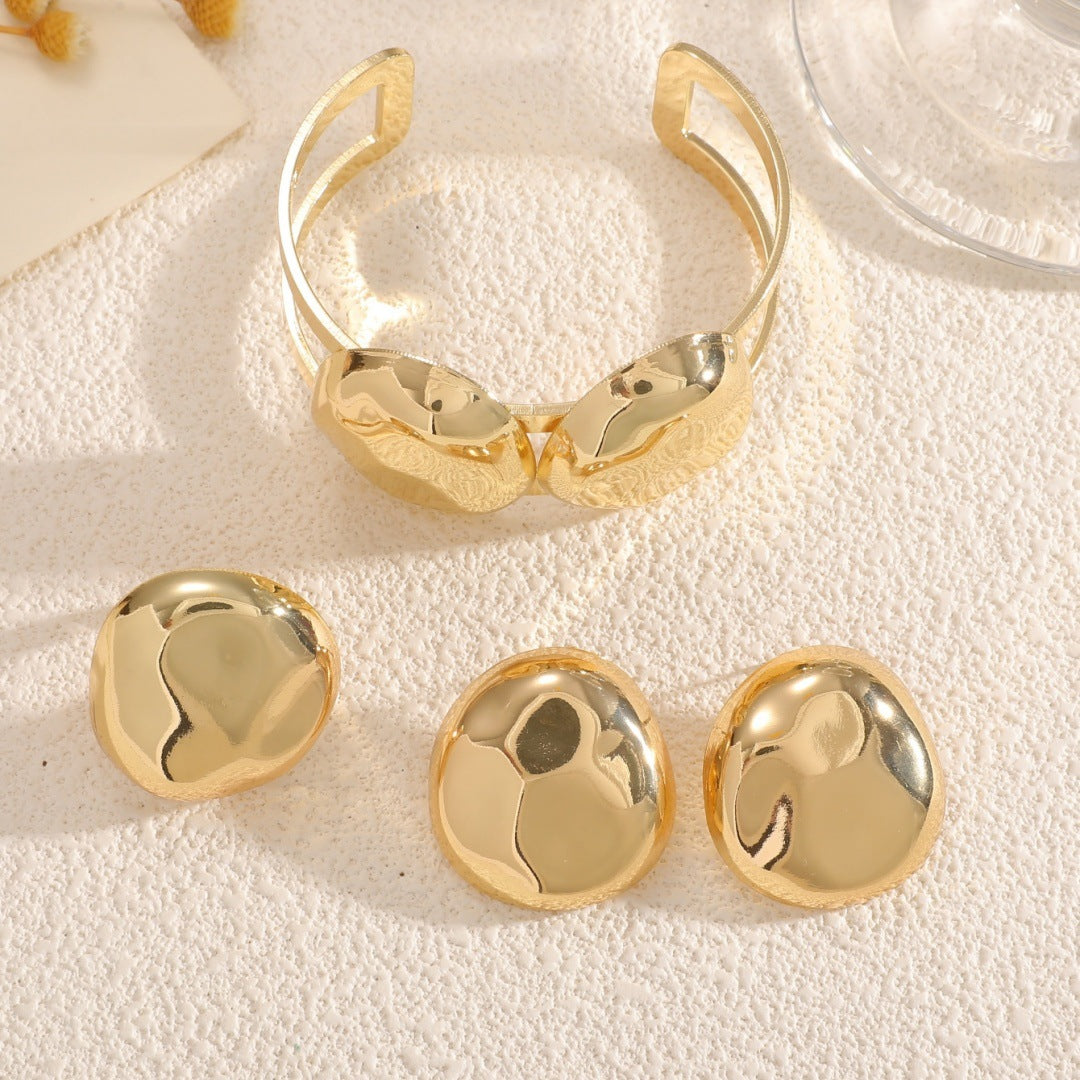 Ladies Open Cuff Bracelet with Elegant, Curved Design Fashion Glam