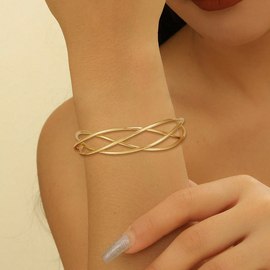 Ladies' bangle with elegant curved design Fashion Glam
