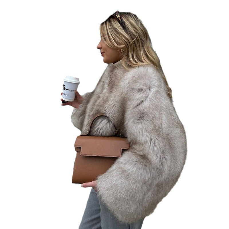 Women's short-cut shaggy faux fur jacket with boxy silhouette and extra soft high-pile Fashion Glam
